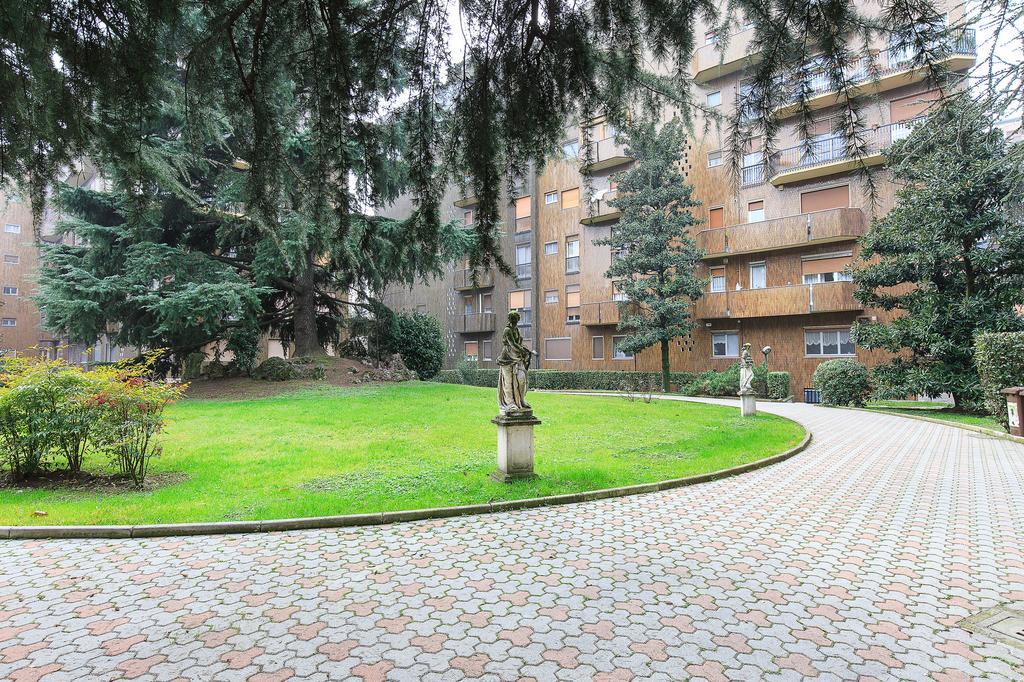 Appartamento Rosso A Milano, Vicino Allo Ieo Zewnętrze zdjęcie